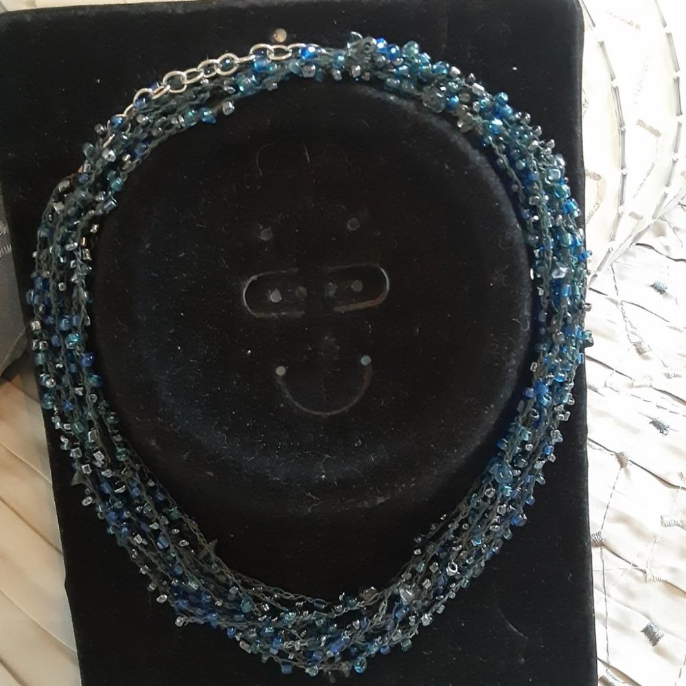 Beautiful & Versatile blue Seed Bead necklace